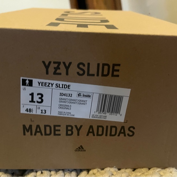 Men’s dark brown Yeezy slides size 13 - Picture 2 of 4